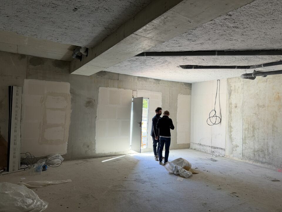 Retail in Noisy-le-Grand to rent Interior Photo- Image 1 of 8