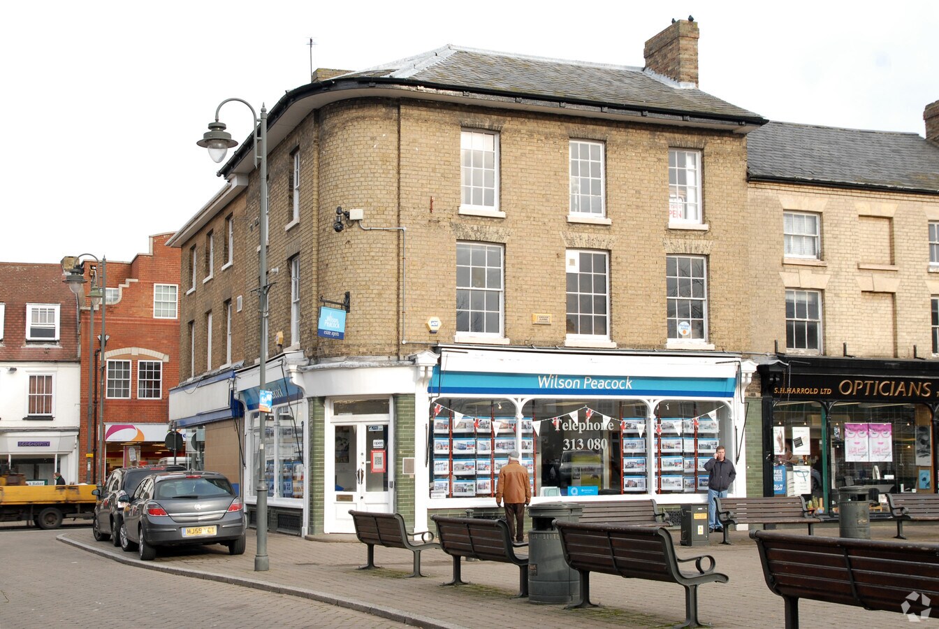 29 Market Sq, Biggleswade SG18 8AQ UK