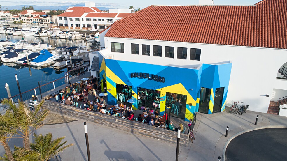 16330-16450 Pacific Coast Hwy, Huntington Beach, CA to rent - Building Photo - Image 3 of 17