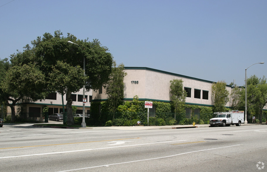 1785 Locust St, Pasadena, CA for rent - Building Photo - Image 2 of 9