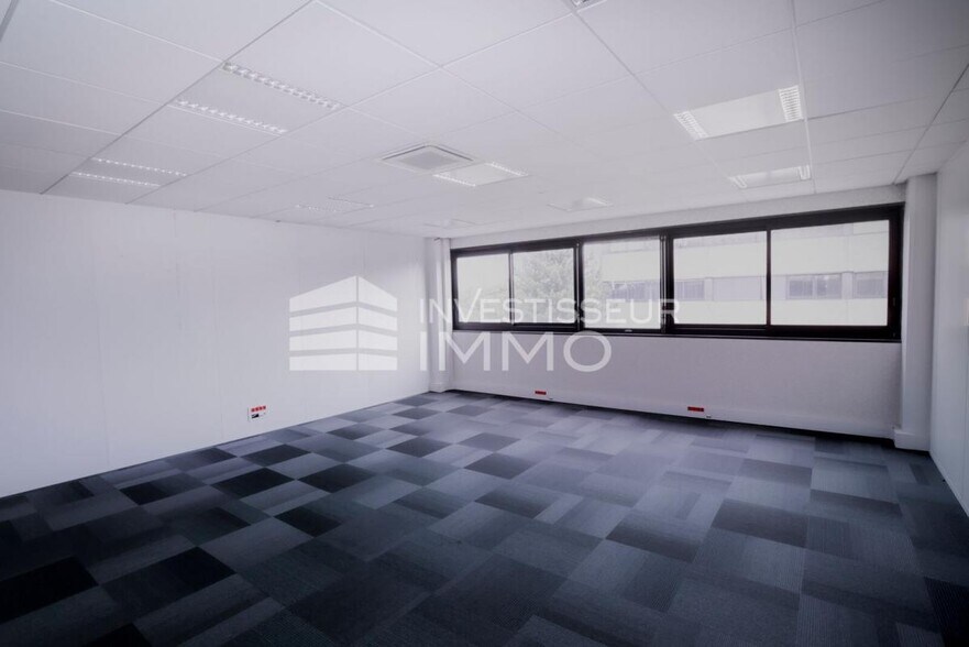 Office in Antony to rent - Interior Photo - Image 3 of 3