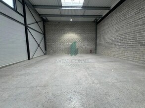 Light Industrial in Cormeilles-en-Parisis to rent Building Photo- Image 2 of 6