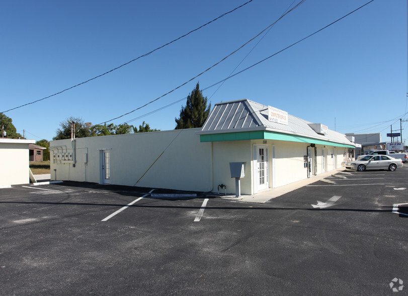 1530-1552 S Mccall Rd, Englewood, FL for rent - Building Photo - Image 3 of 4