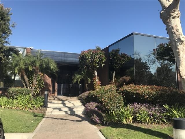 4611 Teller Ave, Newport Beach, CA for rent - Building Photo - Image 1 of 23