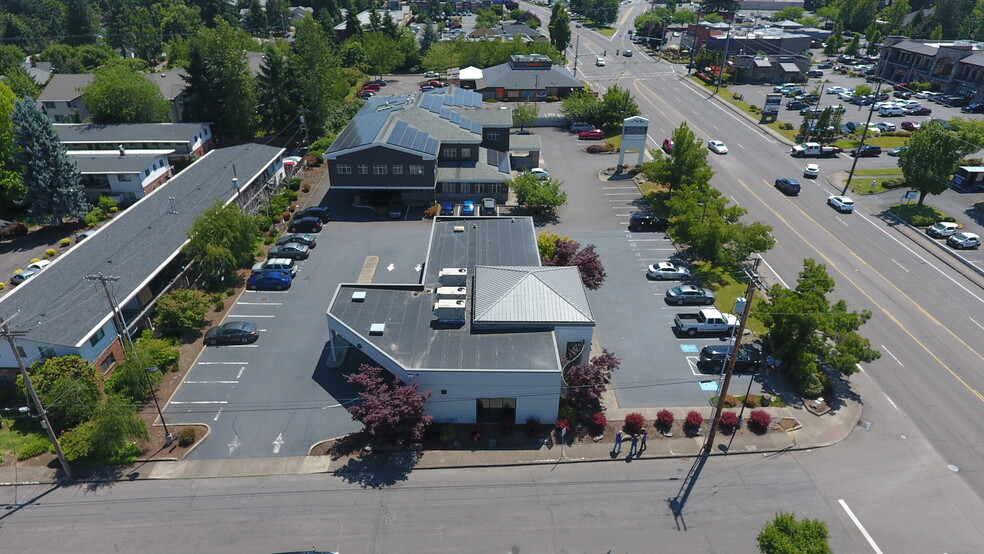 2710 Commercial St SE, Salem, OR for rent - Building Photo - Image 3 of 8