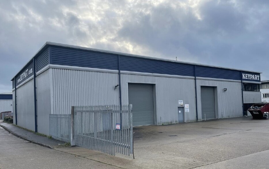 Station Rd, Kings Langley for sale - Building Photo - Image 1 of 1