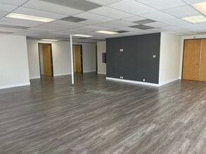 30497 Canwood St, Agoura Hills, CA to rent Interior Photo- Image 1 of 5