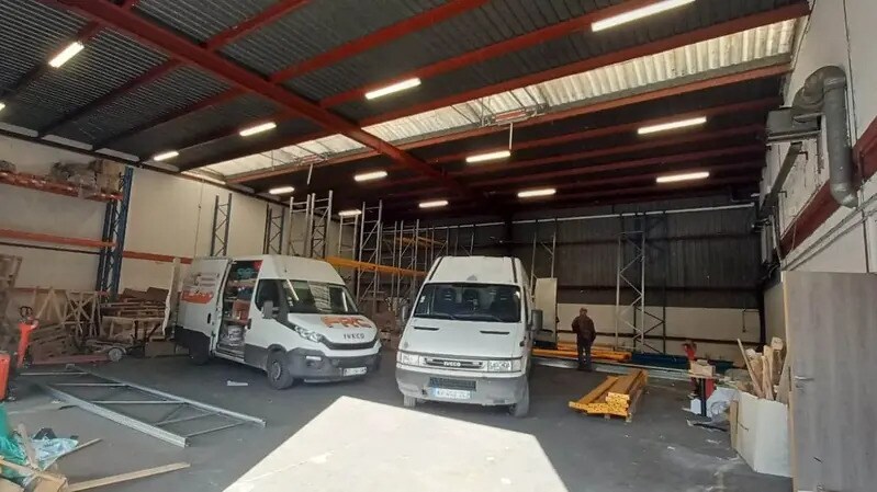 Light Industrial in Villeneuve-la-Garenne to rent - Building Photo - Image 3 of 6