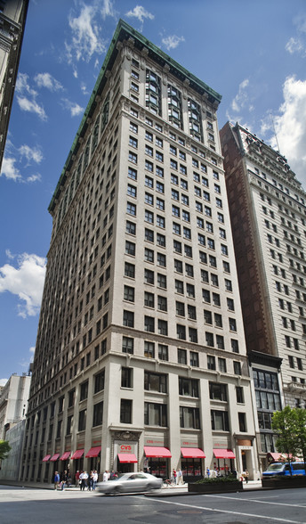 215 Park Ave S, New York, NY for rent - Building Photo - Image 1 of 7