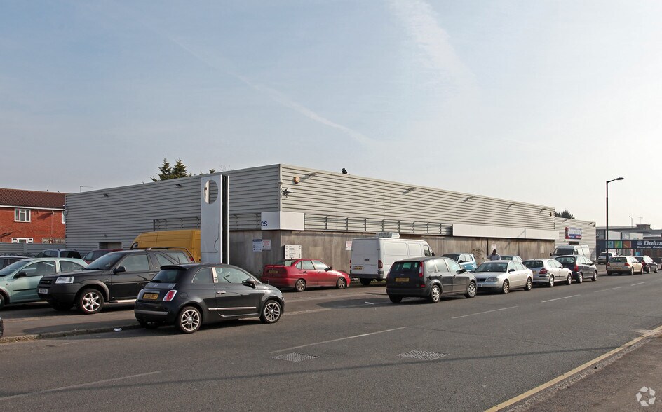 Petersfield Ave, Slough for sale - Primary Photo - Image 1 of 1