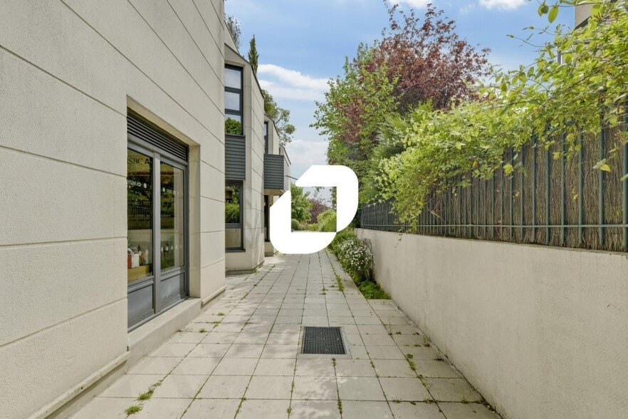Office in Saint-Cloud to rent - Building Photo - Image 2 of 14