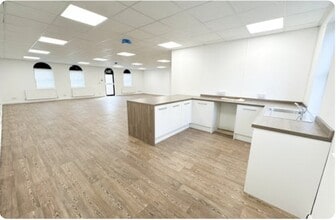 Churchfield Ct, Barnsley to rent Interior Photo- Image 2 of 9