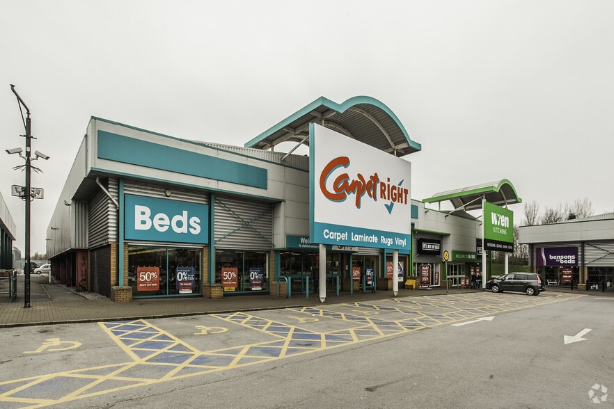 Snipe Way, Ashton Under Lyne for sale - Primary Photo - Image 1 of 1