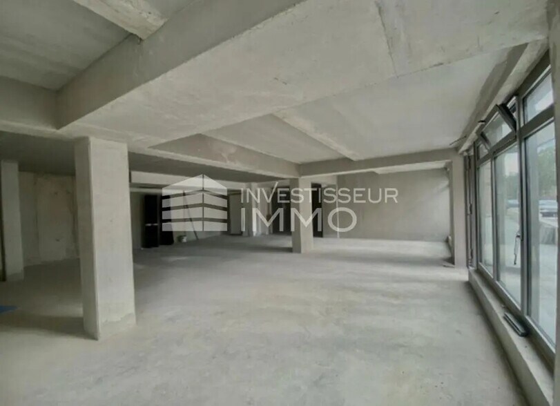 Retail in Montreuil for sale - Interior Photo - Image 3 of 4