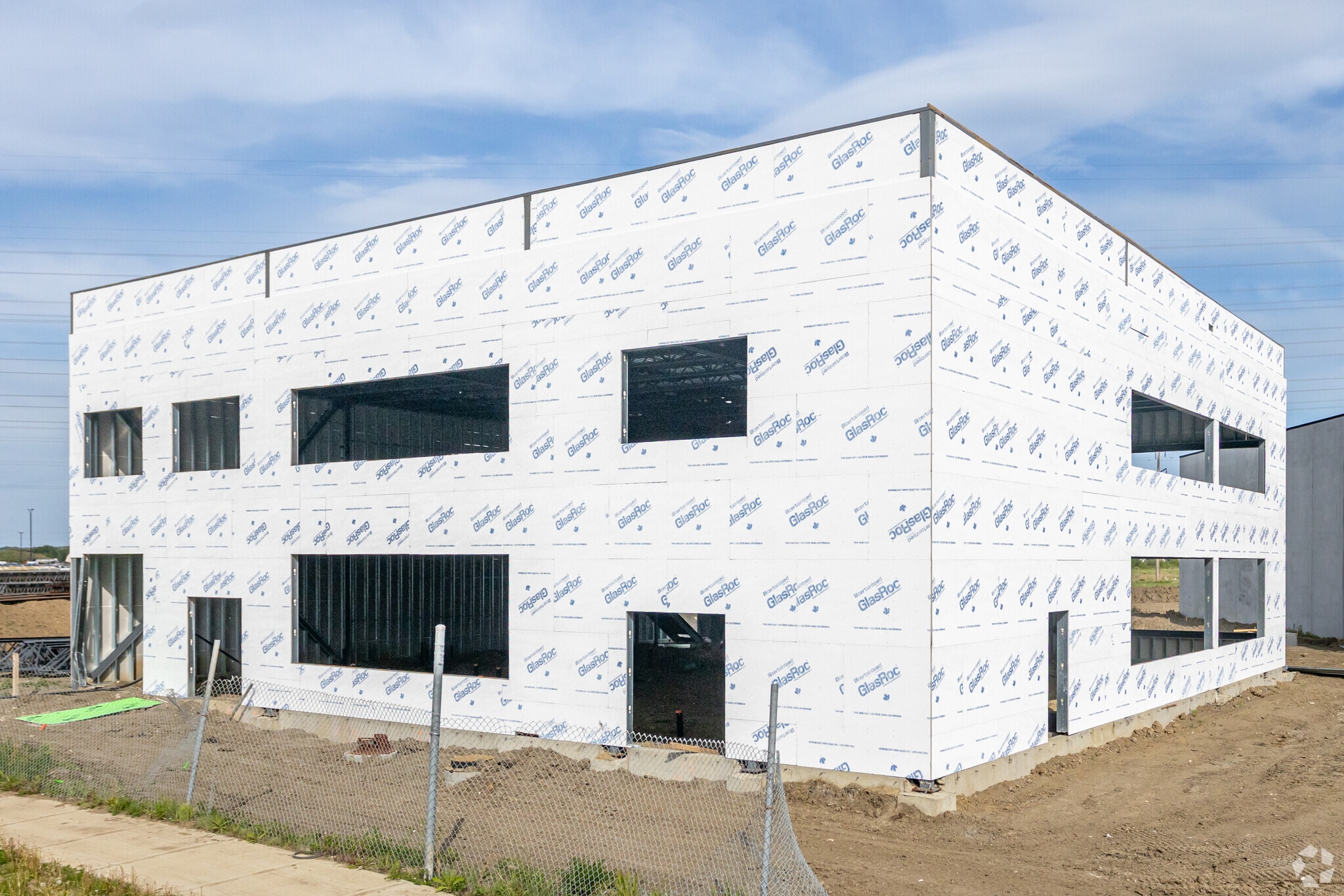 5003 28 St NW, Edmonton, AB for sale Primary Photo- Image 1 of 3