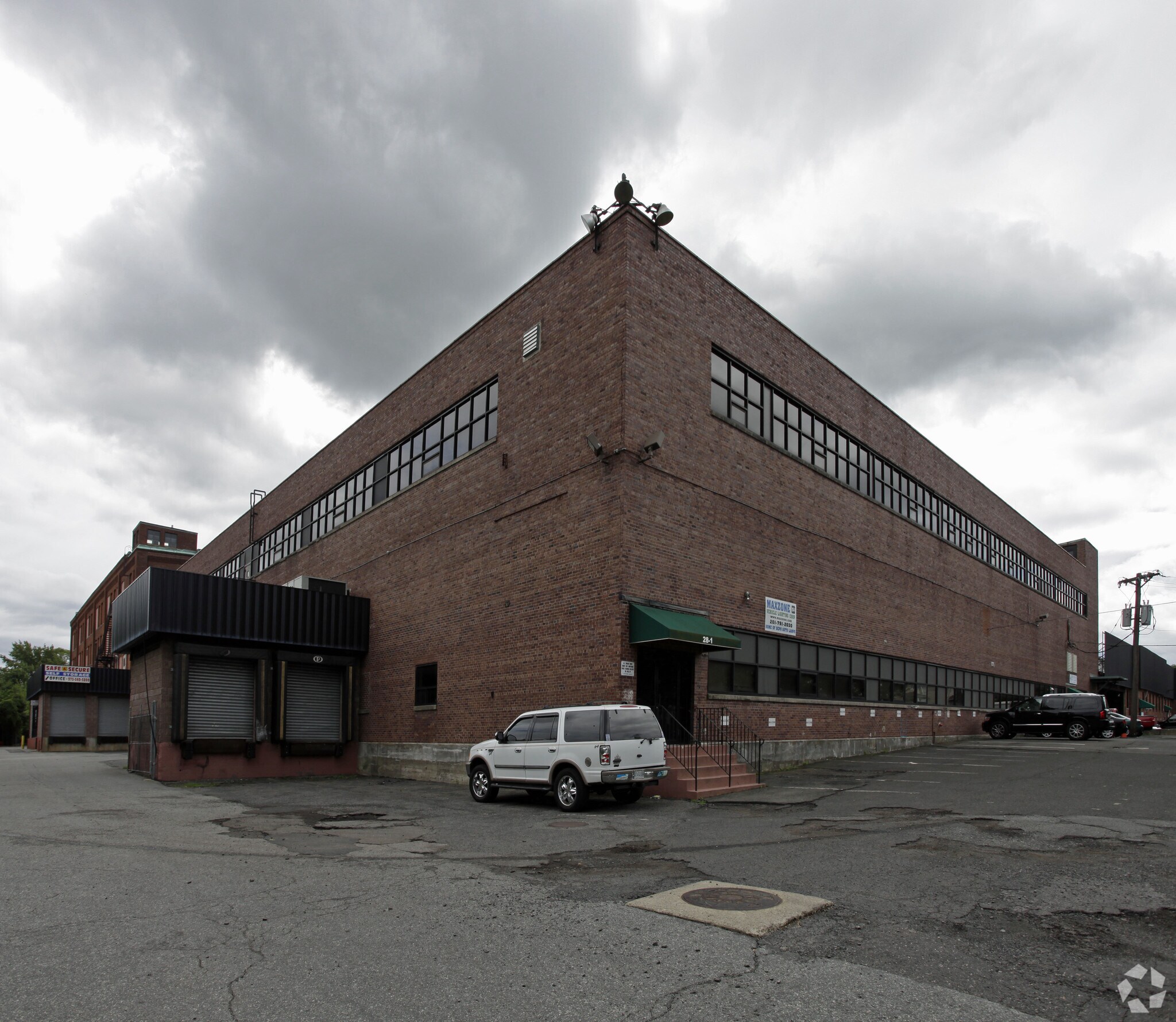 141 Lanza Ave, Garfield, NJ to rent Building Photo- Image 1 of 9