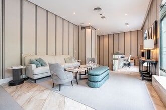 Retail in Madrid, Madrid to rent Interior Photo- Image 2 of 15