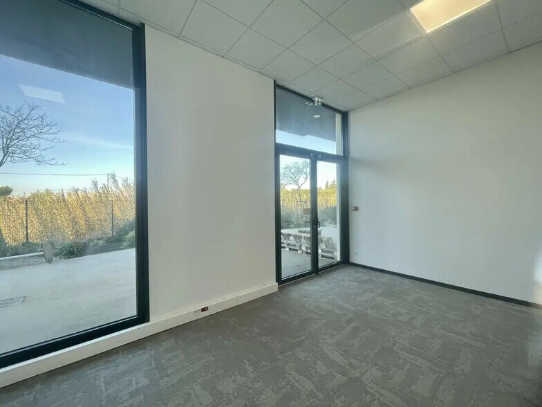 Office in Avignon to rent - Building Photo - Image 2 of 6