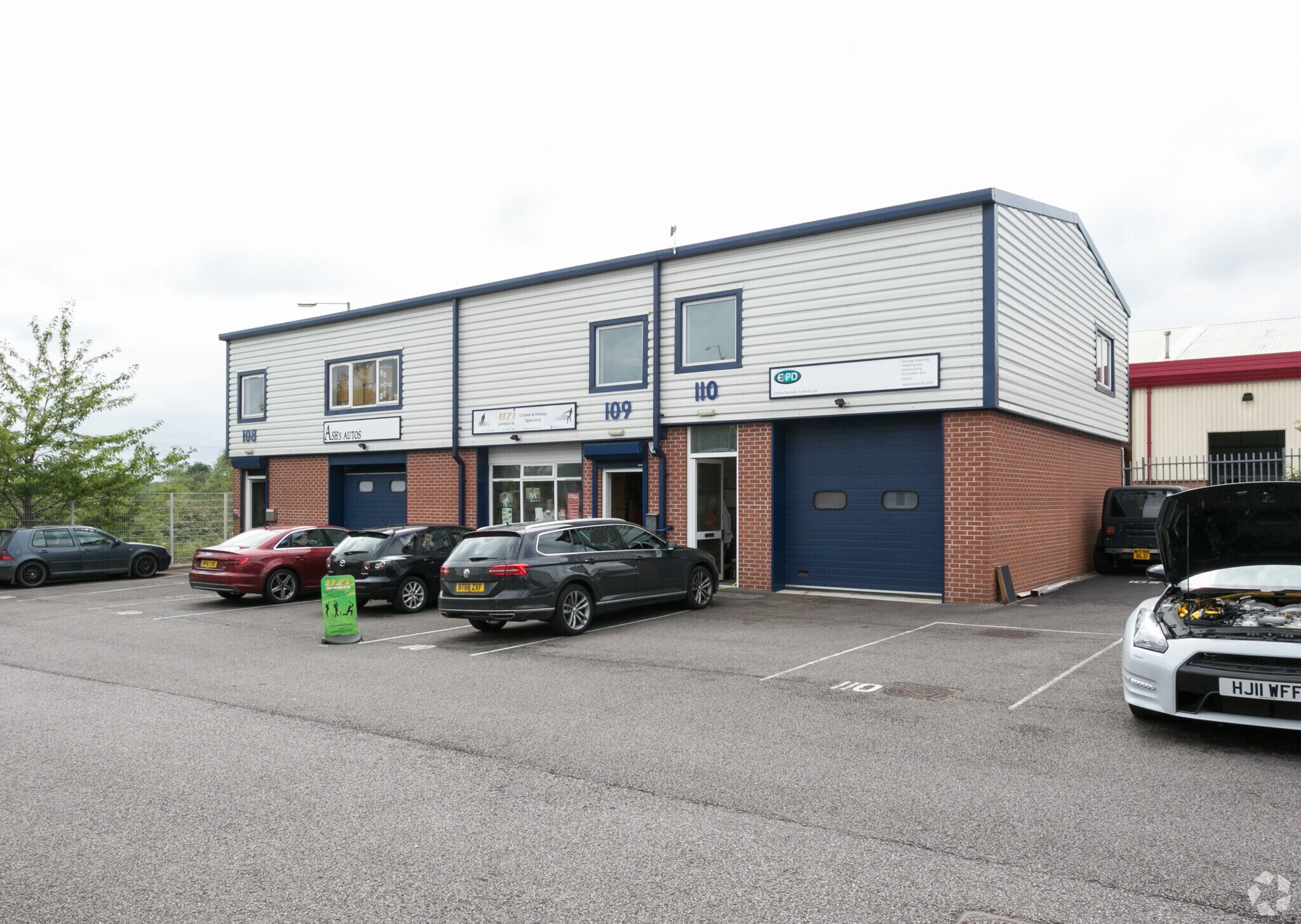 Rivermead Dr, Swindon for sale Primary Photo- Image 1 of 1