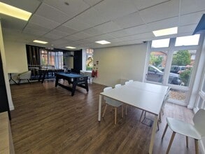 Waterberry Dr, Waterlooville to rent Interior Photo- Image 1 of 9