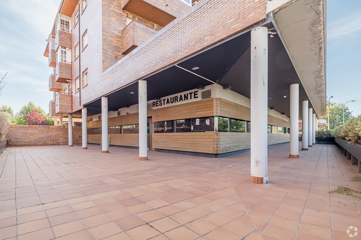 Retail in Collado Villalba, Madrid to rent Interior Photo- Image 1 of 2