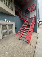 739 11th Ave SW, Calgary, AB for rent Building Photo- Image 1 of 11