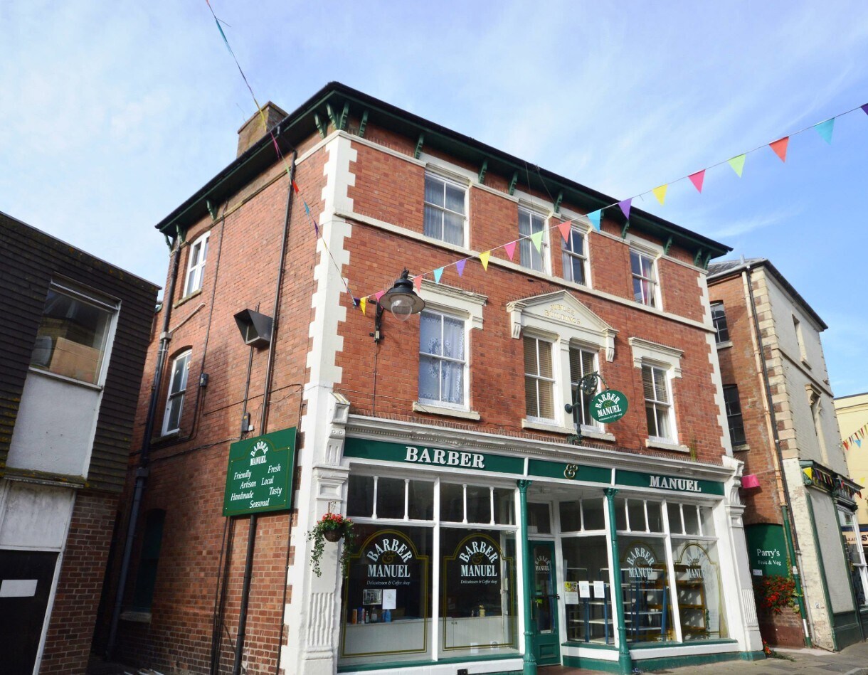 Victoria St, Leominster to rent Primary Photo- Image 1 of 10