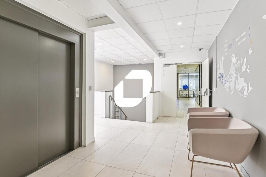 12 Villa Des Fleurs, Courbevoie to rent - Interior Photo - Image 3 of 12