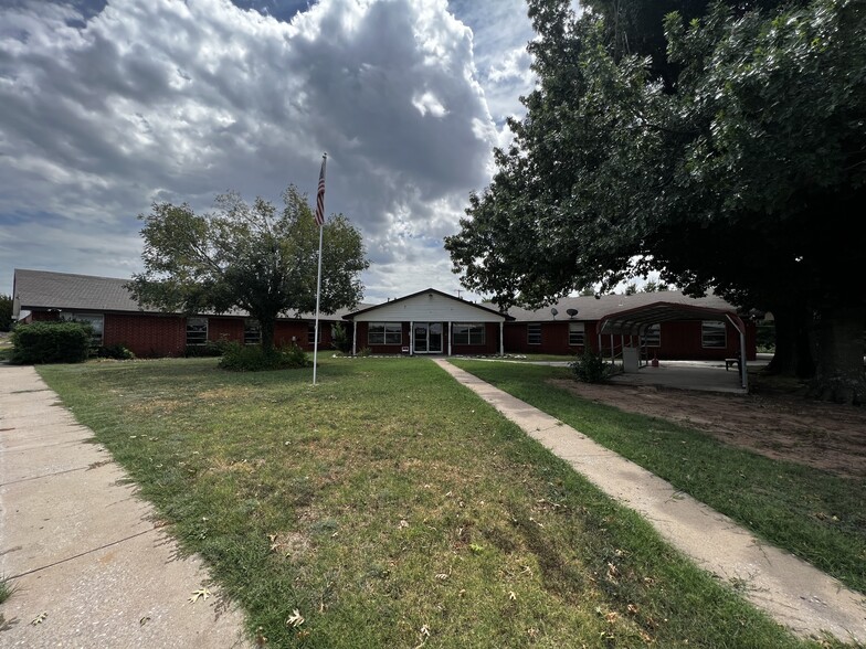 2200 N Coltrane Rd, Oklahoma City, OK for sale - Primary Photo - Image 1 of 23