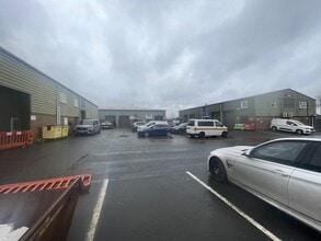 Brownhills Rd, Stoke On Trent to rent Building Photo- Image 1 of 8