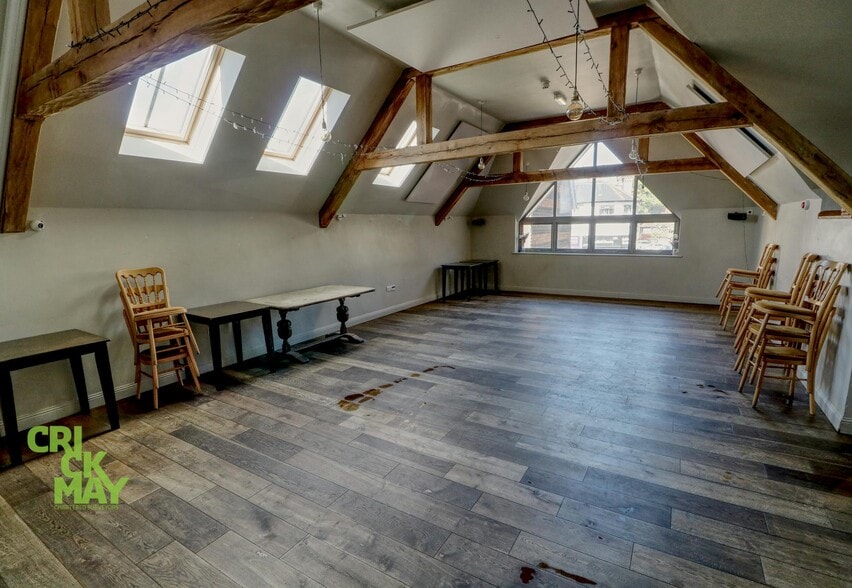 High St, Cuckfield for sale - Interior Photo - Image 3 of 4