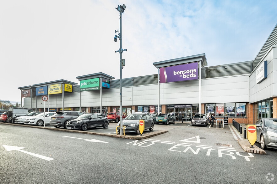 New Chester Rd, Wirral to rent - Building Photo - Image 3 of 8