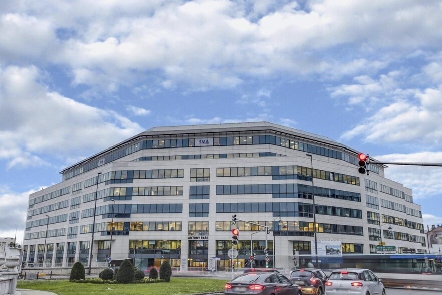 2-6 Place Du General De Gaulle, Antony to rent - Building Photo - Image 1 of 15