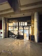 Retail in Barcelona, Barcelona to rent Interior Photo- Image 2 of 16