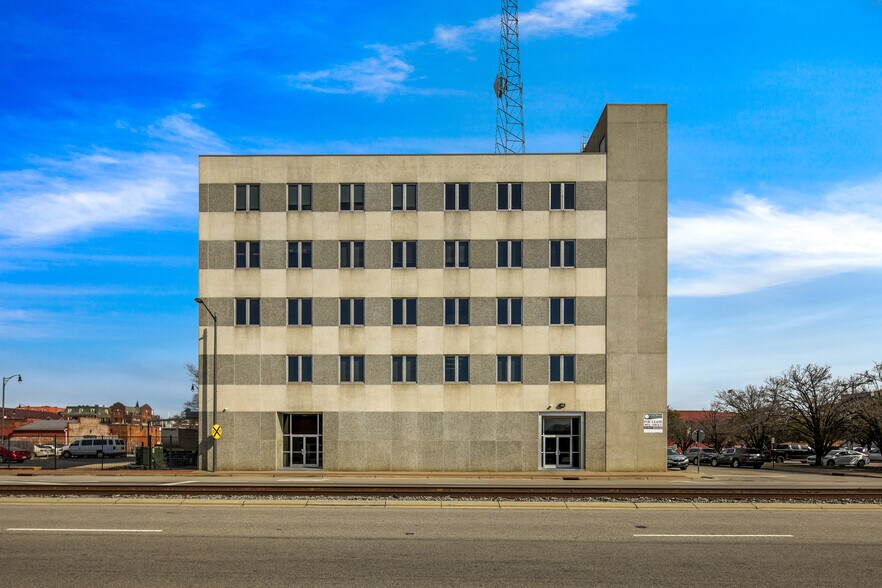 230 Donaldson St, Fayetteville, NC for rent - Building Photo - Image 3 of 50