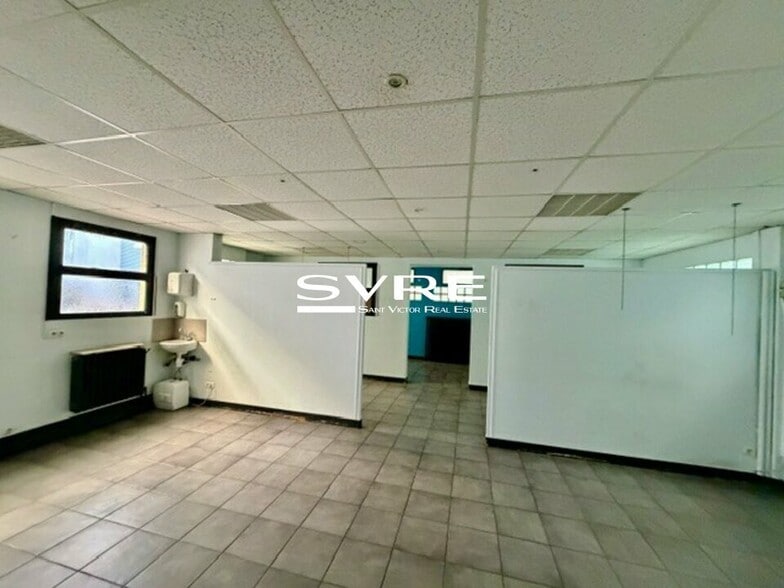 Retail in Marseille to rent - Interior Photo - Image 3 of 7