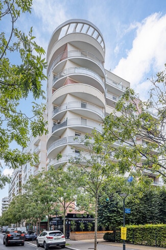 More details for 54 Avenue Puvis De Chavannes, Courbevoie - Retail to Rent