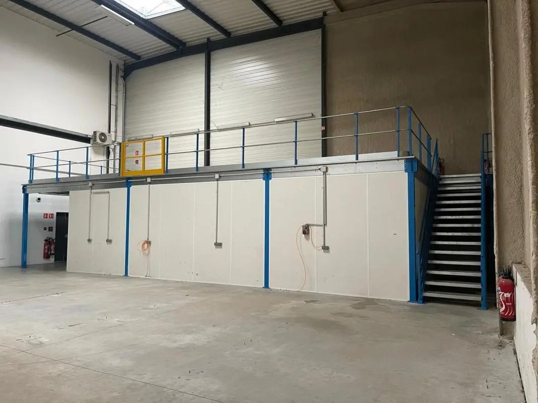 Industrial in Saint-Denis to rent Building Photo- Image 1 of 20