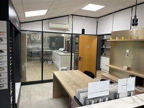 1-4 Hawthorne Farm Business Park, Winterborne Stickland to rent Interior Photo- Image 2 of 17