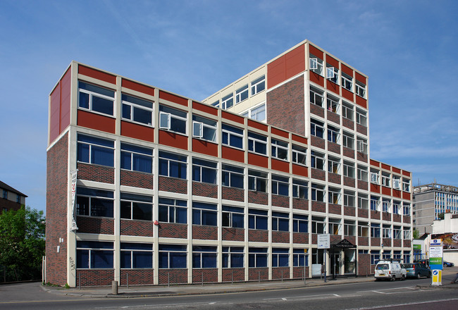 More details for 1 High St, Edgware - Office to Rent