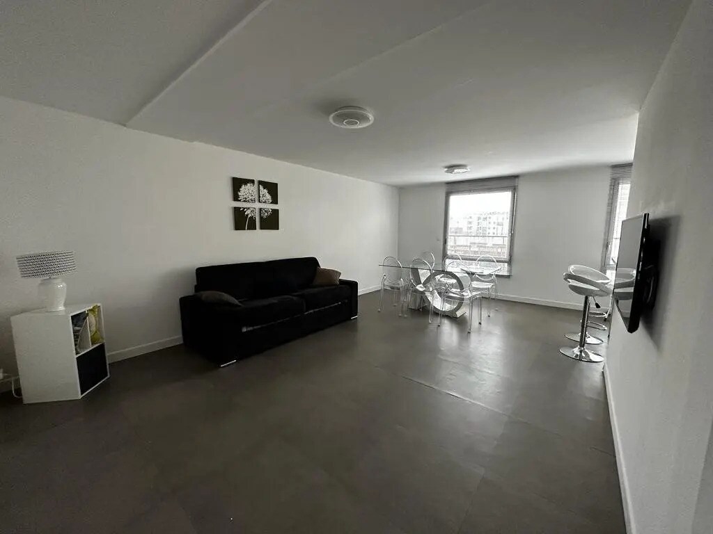 Office in Puteaux to rent Building Photo- Image 1 of 27