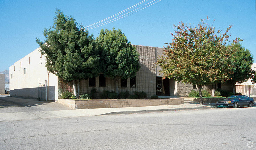 9817 Variel Ave, Chatsworth, CA for rent - Building Photo - Image 3 of 4