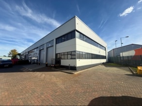 Neptune Clos, Rochester to rent Interior Photo- Image 1 of 3