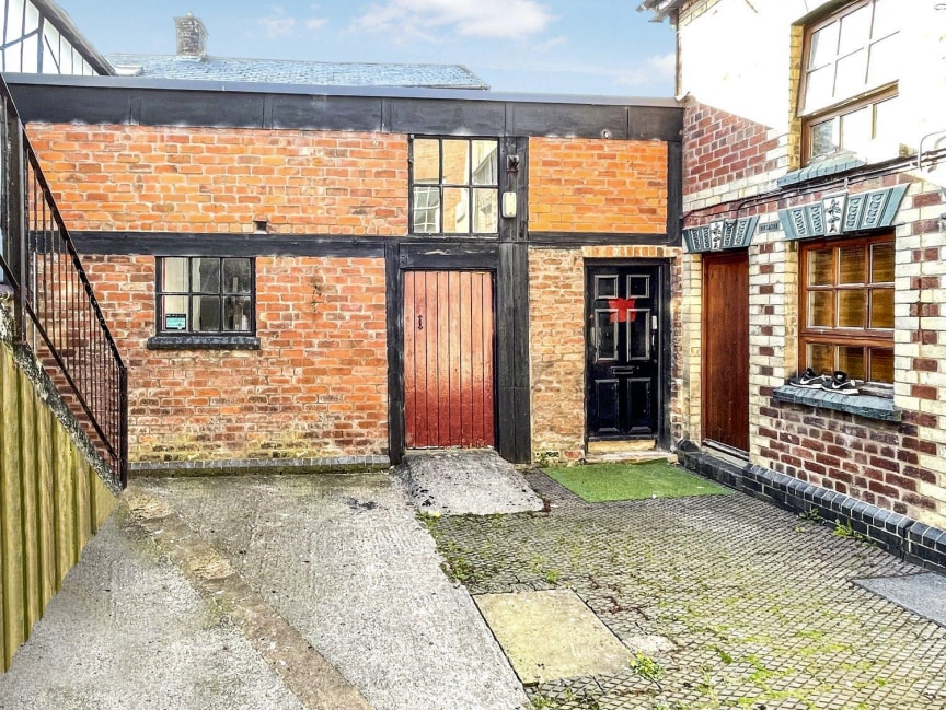 30 Short Bridge St, Llanidloes to rent Primary Photo- Image 1 of 2
