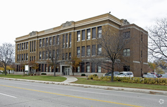 215 N Webster Ave, Green Bay, WI for sale Primary Photo- Image 1 of 1