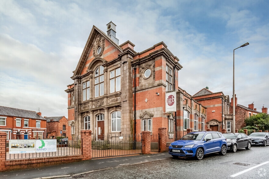 361 Ormskirk Rd, Wigan to rent - Building Photo - Image 3 of 5