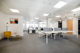 19-21 Great Tower St, London to rent Interior Photo- Image 1 of 10