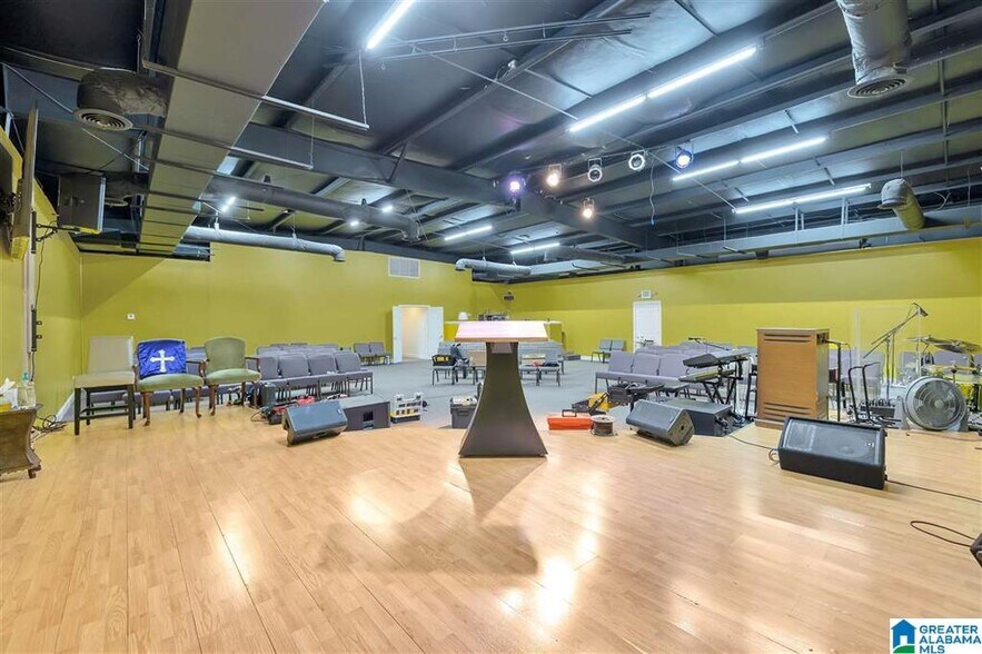 14 WestSide Ln, Columbiana, AL for sale - Building Photo - Image 1 of 1