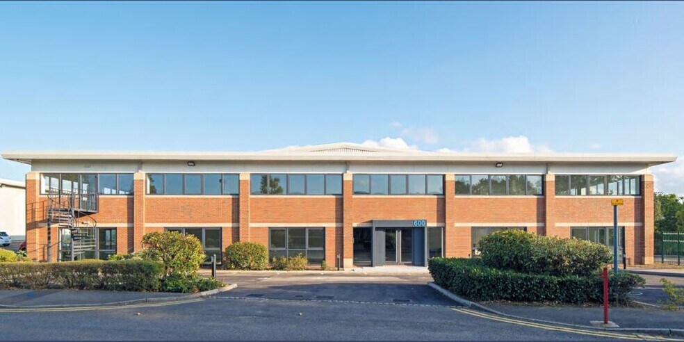 Molly Millars Ln, Wokingham for sale - Primary Photo - Image 1 of 1