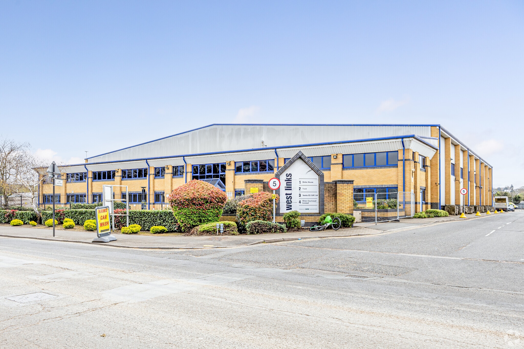 Alperton Ln, Wembley to rent Primary Photo- Image 1 of 6